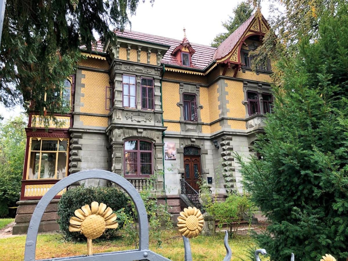 Отель Kunstwerk B Троссинген Экстерьер фото